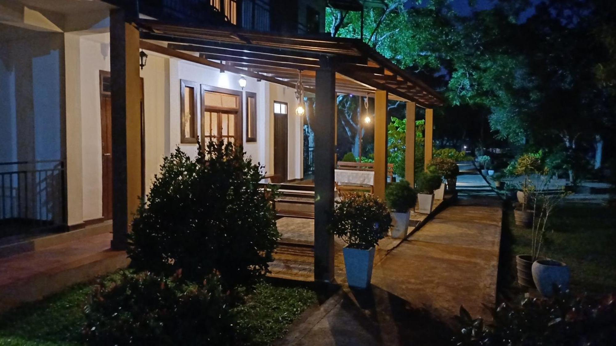 Forest Edge Villa Anuradhapura Luaran gambar